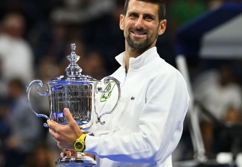 Djokovic là tay vợt số 1 thế giới nhưng luôn khiêm tốn và nỗ lực hết mình