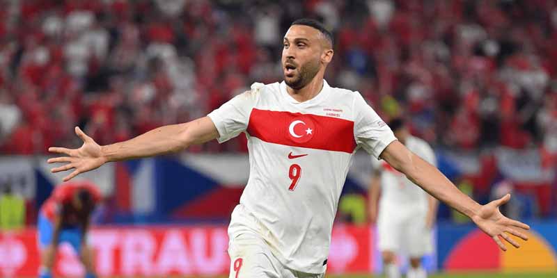 Thổ Nhĩ Kỳ vào vòng 1/8 trong tư thế đội nhì bảng F
