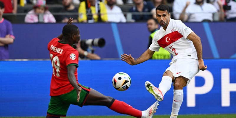 Thổ Nhĩ Kỳ sẽ cạnh tranh cân não cùng Séc ở trận cuối vòng bảng