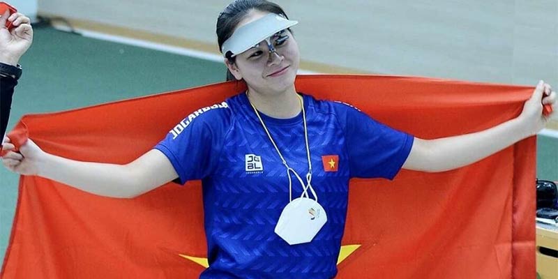 Vinh là nữ VĐV bắn súng đầu tiên của Việt Nam đạt thành tích vào đến Chung kết Olympic